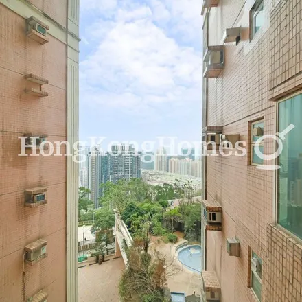 Image 2 - China, Hong Kong, Hong Kong Island, North Point, Braemar Hill Road, Block 7 - Apartment for rent