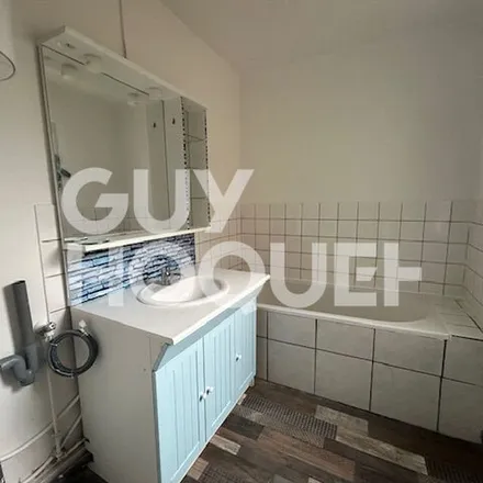 Image 2 - 1 Rue du 23e Rif, 70000 Vesoul, France - Apartment for rent