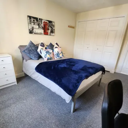 Rent this 6 bed apartment on 73 Roe Drive in Norwich, NR5 8BT