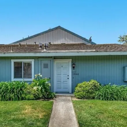 Rent this 2 bed townhouse on 1003 Eagle Lane in Foster City, CA 94404
