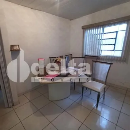 Buy this 2 bed house on Rua Bruno Costantino in São Jorge, Uberlândia - MG