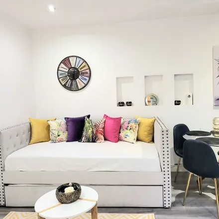 Rent this 2 bed apartment on ATUC Car Park in Merchant Quarter, Adelphi