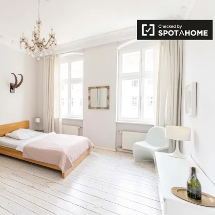 Rent this 2 bed apartment on Marienburger Straße 26 in 10405 Berlin, Germany
