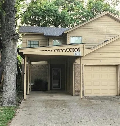 Image 2 - 1438 West Palmnold Circle, Fort Worth, TX 76120, USA - House for sale