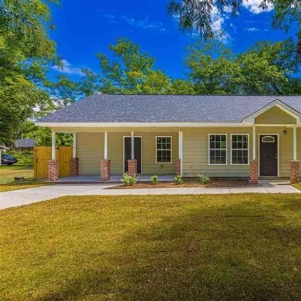 Buy this 3 bed house on 904 E Pine St in Florence, South Carolina