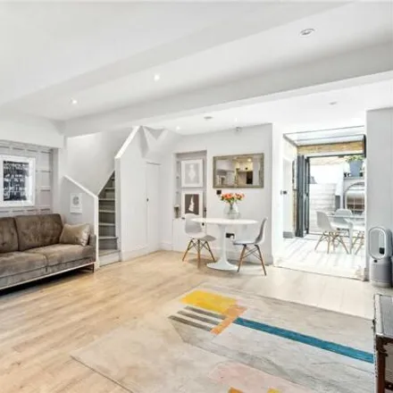 Image 4 - 18 St Anns Road, London, W11 4SR, United Kingdom - Townhouse for sale