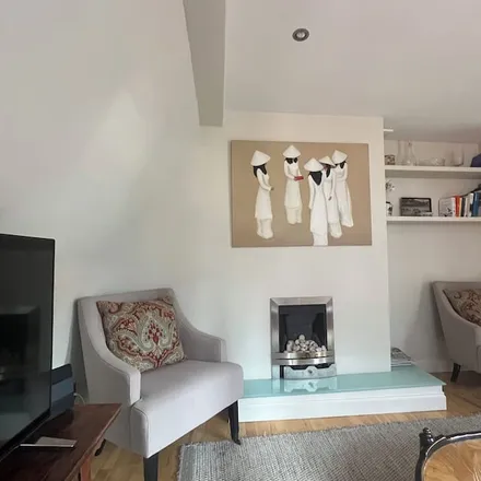 Rent this 2 bed townhouse on London in W8 5EB, United Kingdom
