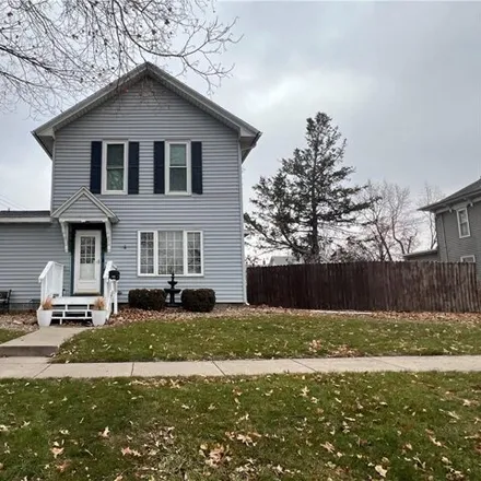 Buy this 3 bed house on 465 5th Avenue in Grinnell, IA 50112