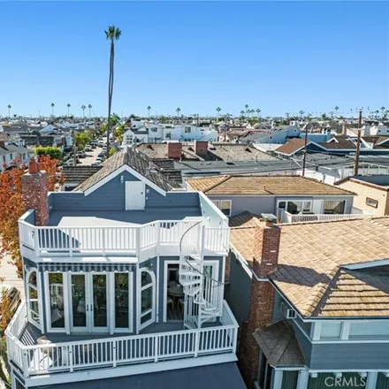 Image 4 - 811 North Bay Front, Newport Beach, CA 92662, USA - Apartment for sale