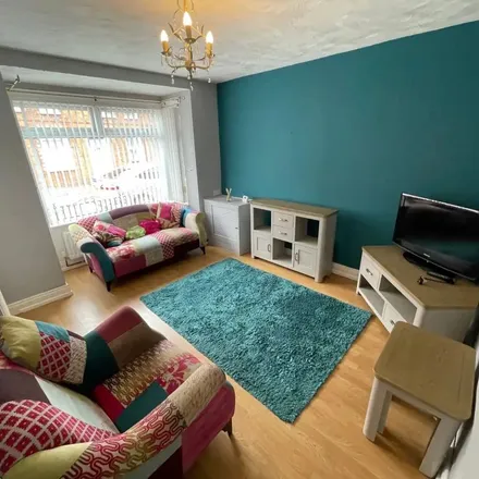 Rent this 2 bed apartment on Avoniel Road in Belfast, BT5 4SF