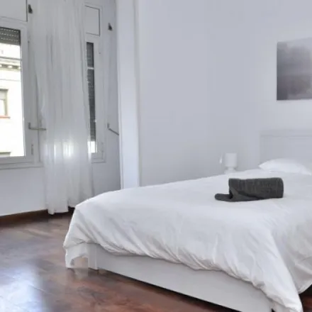 Rent this 8 bed room on Travessera de Gràcia in 156, 08001 Barcelona