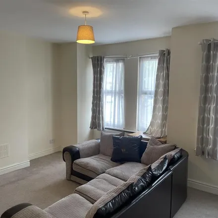 Image 5 - Parkfield Road, Willesden Green, London, NW10 2BG, United Kingdom - Townhouse for rent