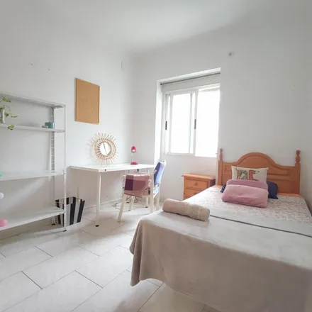 Rent this 5 bed apartment on Calle Pedro Antonio de Alarcón in 21, 18002 Granada