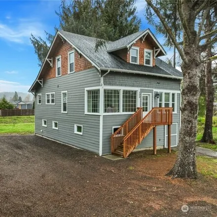 Buy this 4 bed house on 308 West Harriman Street in Aberdeen, WA 98520