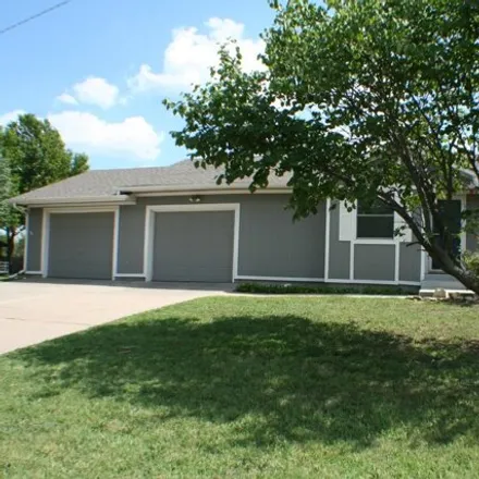 Image 2 - 607 Tracy Ave, Augusta, Kansas, 67010 - House for sale