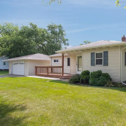 Buy this 3 bed house on West 61st Avenue in Merrillville, IN 46410