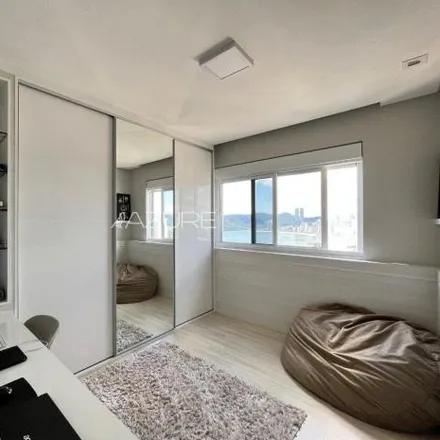 Buy this 4 bed apartment on Edifício Dalcelis in Avenida Brasil 181, Centro