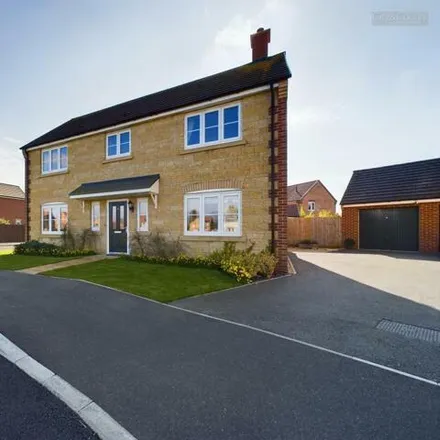 Buy this 4 bed house on Atherton Gardens in Pinchbeck, PE11 3UX