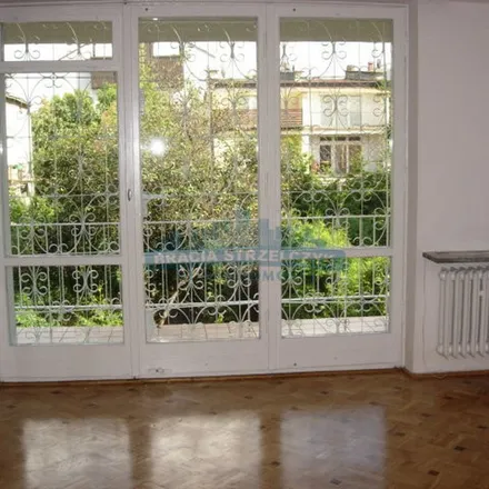 Rent this 5 bed apartment on Drezdeńska 3 in 03-969 Warsaw, Poland