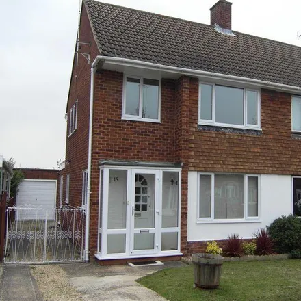 Rent this 3 bed duplex on 21 Sevenoaks Road in Reading, RG6 7NT