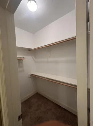 Rent this 1 bed townhouse on 1007 Boundary Street in Houston, TX 77009