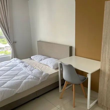 Rent this 1 bed apartment on Sekolah Kebangsaan Damansara Damai in Jalan PJU 10/1, Damansara Damai
