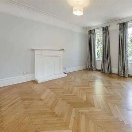Rent this 5 bed apartment on The Resident Kensington in 25 Courtfield Gardens, London
