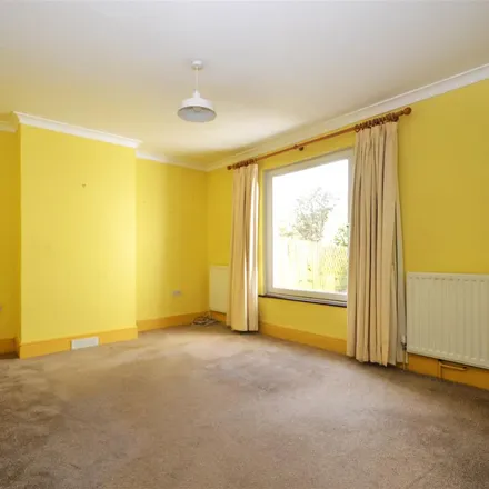 Rent this 3 bed apartment on 56 Radnor Road in Bristol, BS7 8RG
