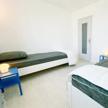 Rent this 3 bed apartment on 38400 Saint-Martin-d'Hères