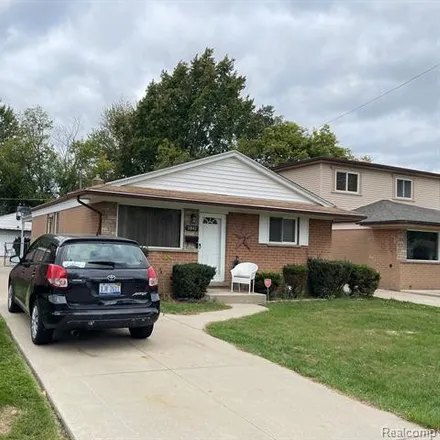 Buy this 3 bed house on 5943 North Evangeline Street in Dearborn Heights, MI 48127