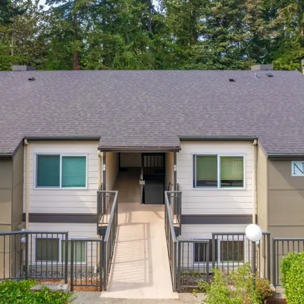 Buy this 2 bed condo on 31500 33rd Place Southwest in Federal Way, WA 98023