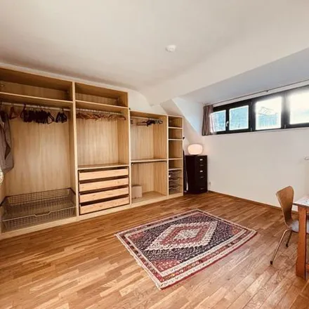 Rent this 3 bed apartment on Avenue d'Auderghem - Oudergemlaan 242 in 1040 Etterbeek, Belgium