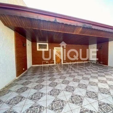 Buy this 4 bed house on Avenida Angêlo Rivelli in São Camilo, Jundiaí - SP