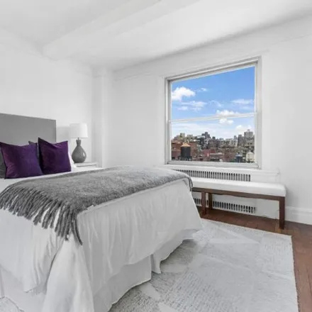 Image 5 - 155 East 72nd Street, New York, NY 10021, USA - Apartment for sale