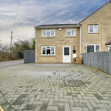 Buy this 3 bed house on Padfield Gardens in Berryfield, SN12 6EQ