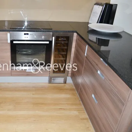 Image 7 - Erwin House, Commander Avenue, London, NW9 5ZG, United Kingdom - Apartment for rent