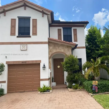 Image 2 - 10357 West 33rd Court, Hialeah, FL 33018, USA - Townhouse for sale