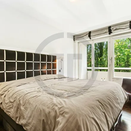 Rent this 4 bed apartment on Avenue Théodore-Weber 5 in 1208 Geneva, Switzerland