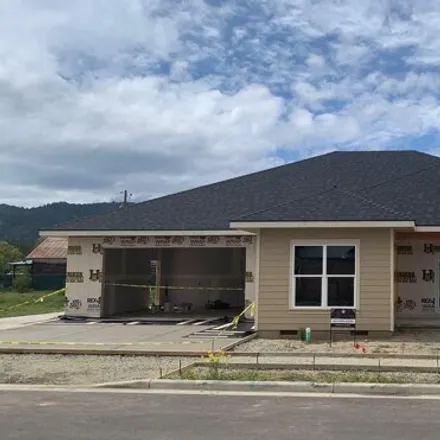 Buy this 3 bed house on 1325 River Run St in Central Point, Oregon