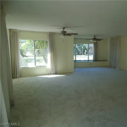 Image 9 - 2264 Winkler Avenue, Fort Myers, FL 33901, USA - Condo for rent