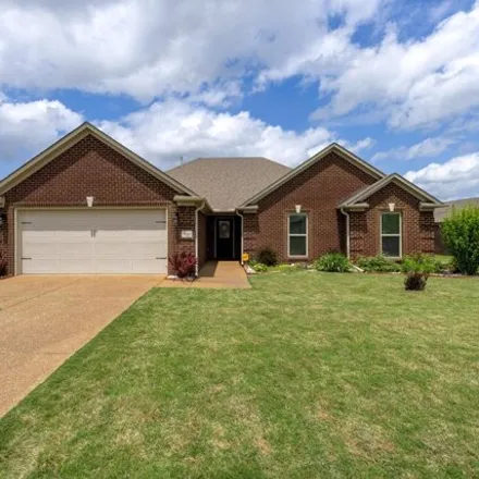 Buy this 3 bed house on 122 Hillsdale Landing in Jackson, TN 38305