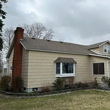Buy this 4 bed house on 314 Erie Beach Road in Lakeside, Danbury Township