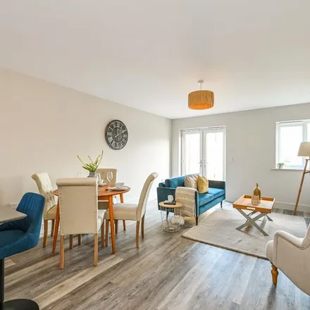 Image 3 - Salcombe Avenue, Portsmouth, PO3 6LA, United Kingdom - Apartment for rent