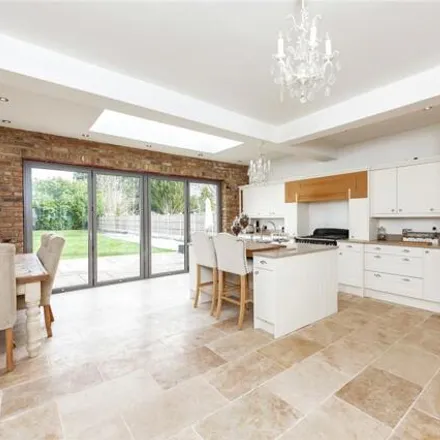 Image 3 - Slewins Lane, London, RM11 2BU, United Kingdom - House for sale