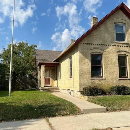 Buy this 2 bed loft on 2048 North Wisconsin Street in Racine, WI 53402
