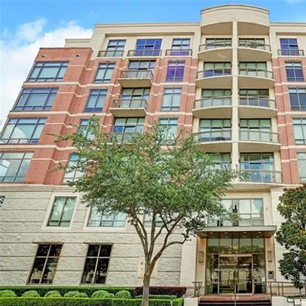 Buy this 3 bed condo on 2251 Briarglen Drive in Houston, TX 77027