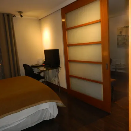 Buy this 1 bed apartment on Low Carbon in Los Militares 5620, 755 0076 Provincia de Santiago