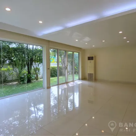 Image 3 - Bangkok City Hall, Dinso Road, Phra Nakhon District, 10200, Thailand - Apartment for rent