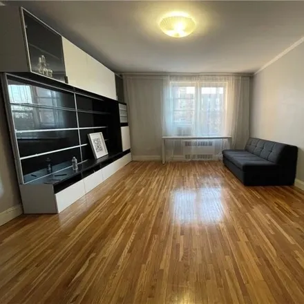 Image 8 - 32 Colin Place, New York, NY 11223, USA - Apartment for sale
