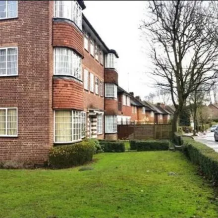 Rent this 2 bed apartment on The Ridings in London, W5 3DR